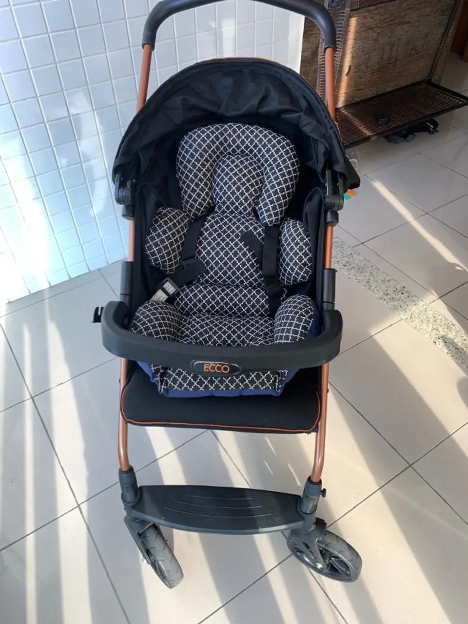 Carrinho Burigotto Ecco SEMINOVO + bebê conforto c/ BASE mesma marca - Foto 4