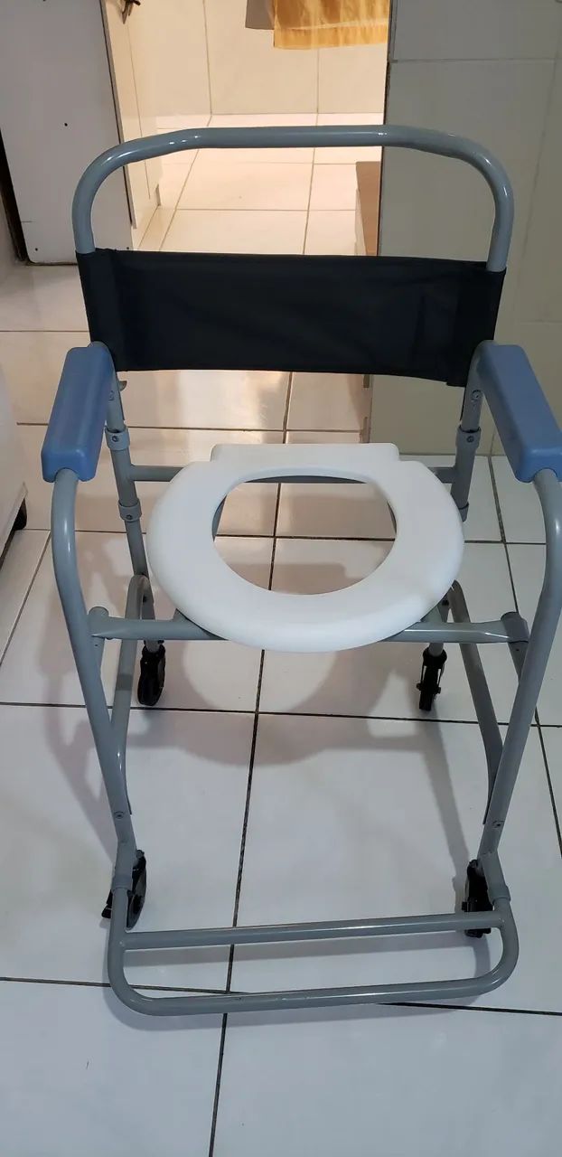 Cadeira higiênica  - Foto 4