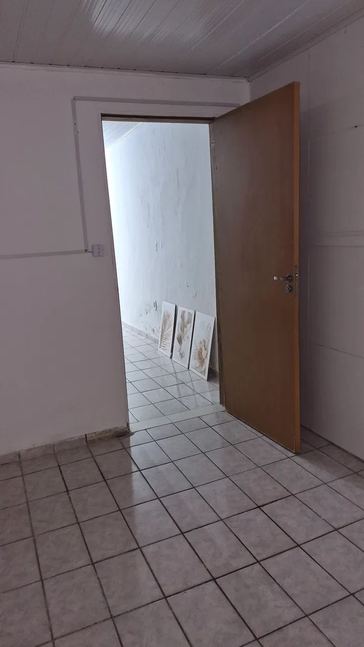 ALUGO QUARTO EM CASA - Foto 3