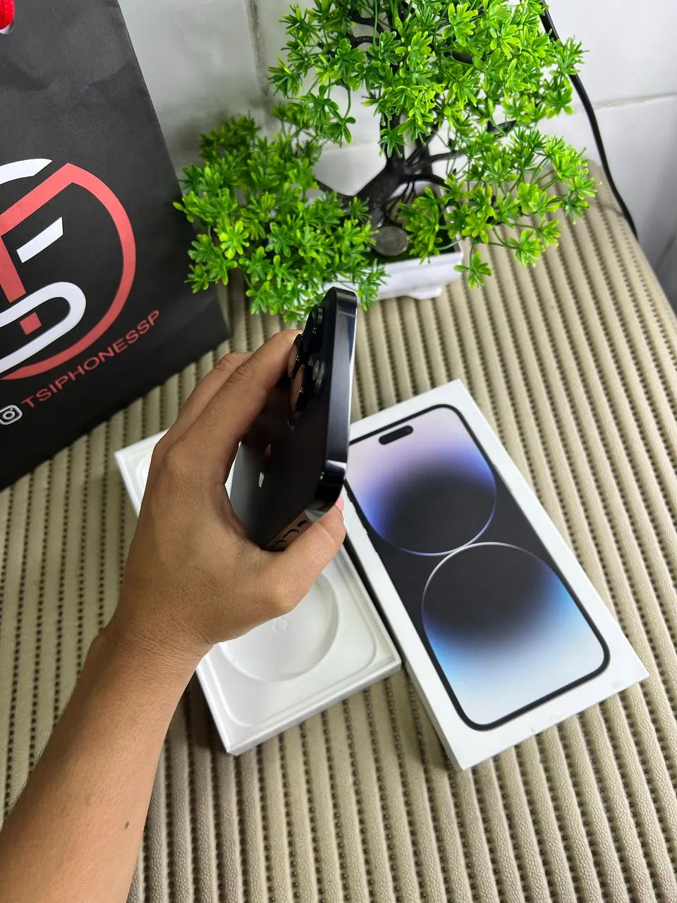 iPhone 14 pro max 128Gb Bateria 100% - Celulares e Smartphones