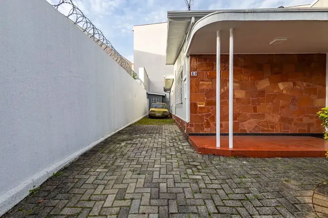 Casa térrea quase esquina com a Kennedy - Foto 2
