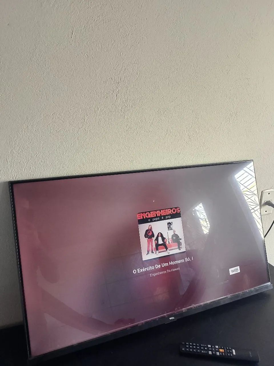 TV SMART ANDROID TCL 40 POLEGADAS, COM CONTROLE, COMANDO DE VOZ, HDR10, TODA PERFEITA. - Foto 2
