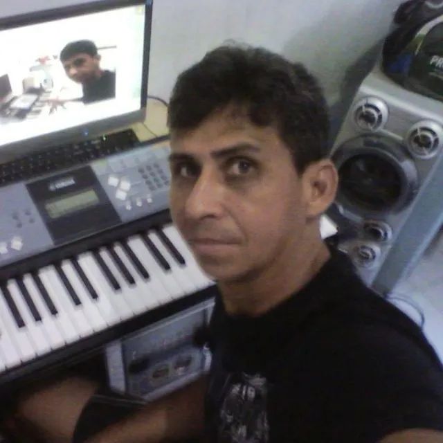 aulas de teclado violão em domicílio - Foto 2
