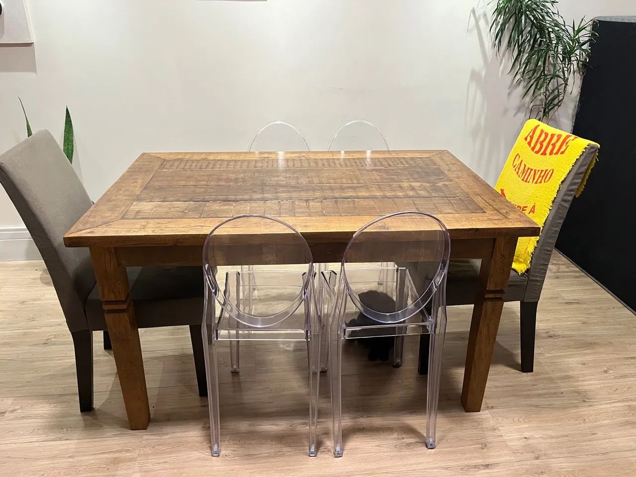 Mesa de jantar 6 lugares em madeira de demolição. - Foto 2
