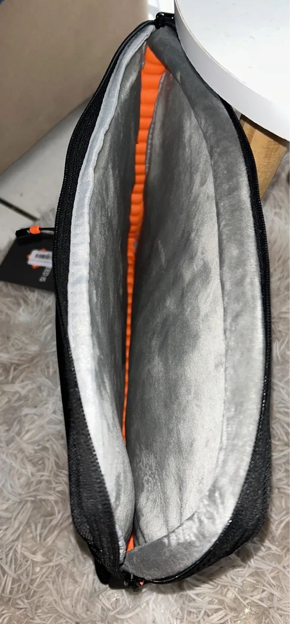 Bolsa notebook marca LOFT