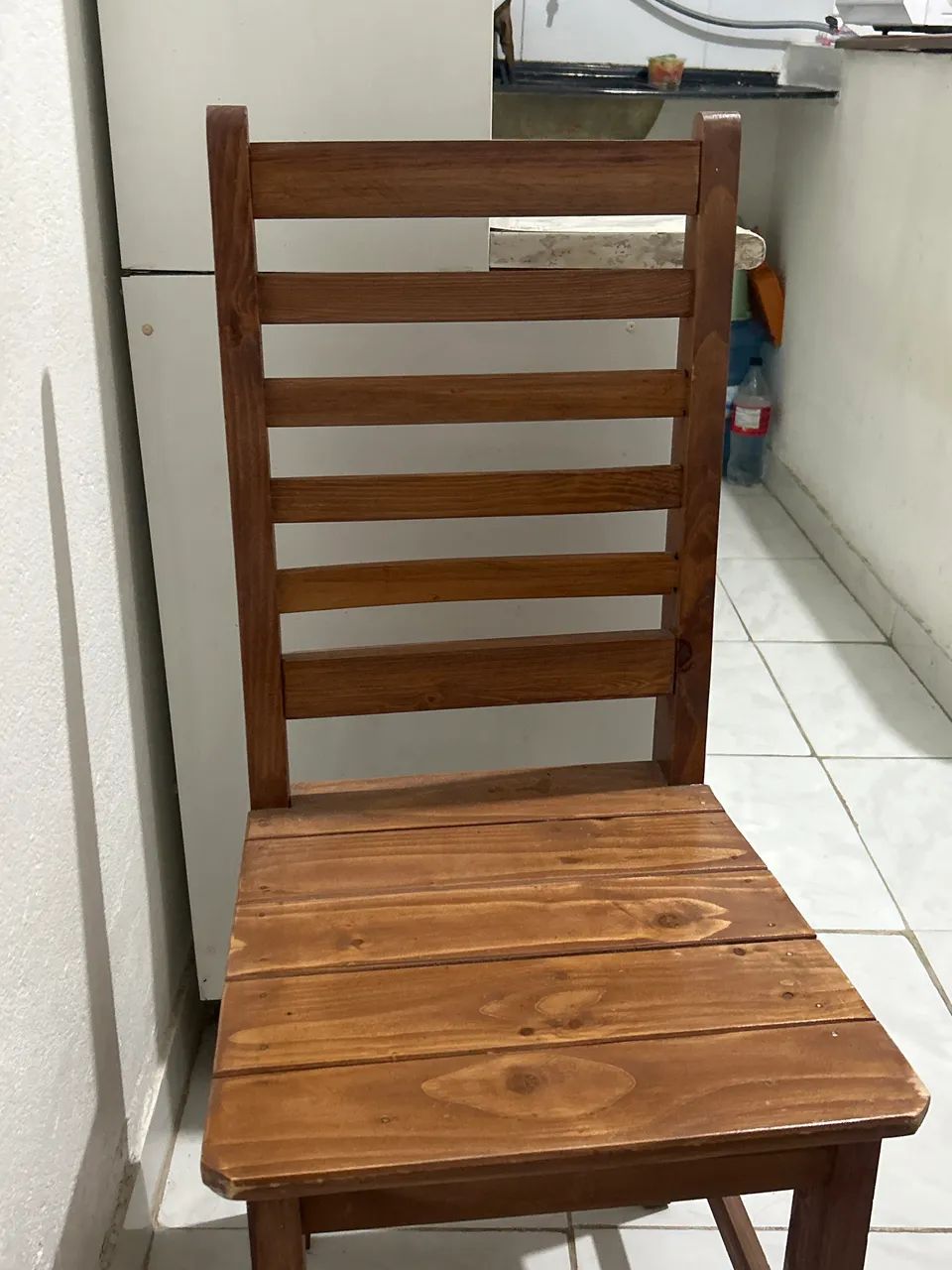 Mesa de jantar em madeira 4 lugares  - Foto 4