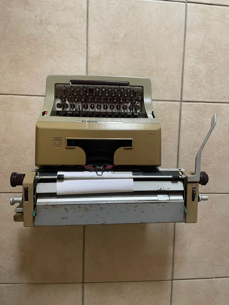 Máquina de Escrever Olivetti