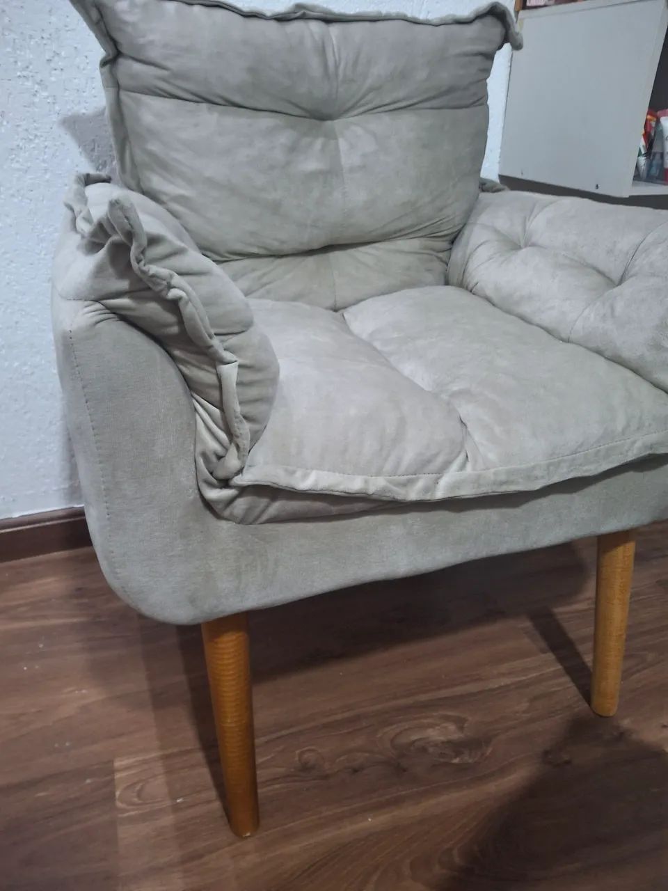 Poltrona confortável estofada - Foto 2