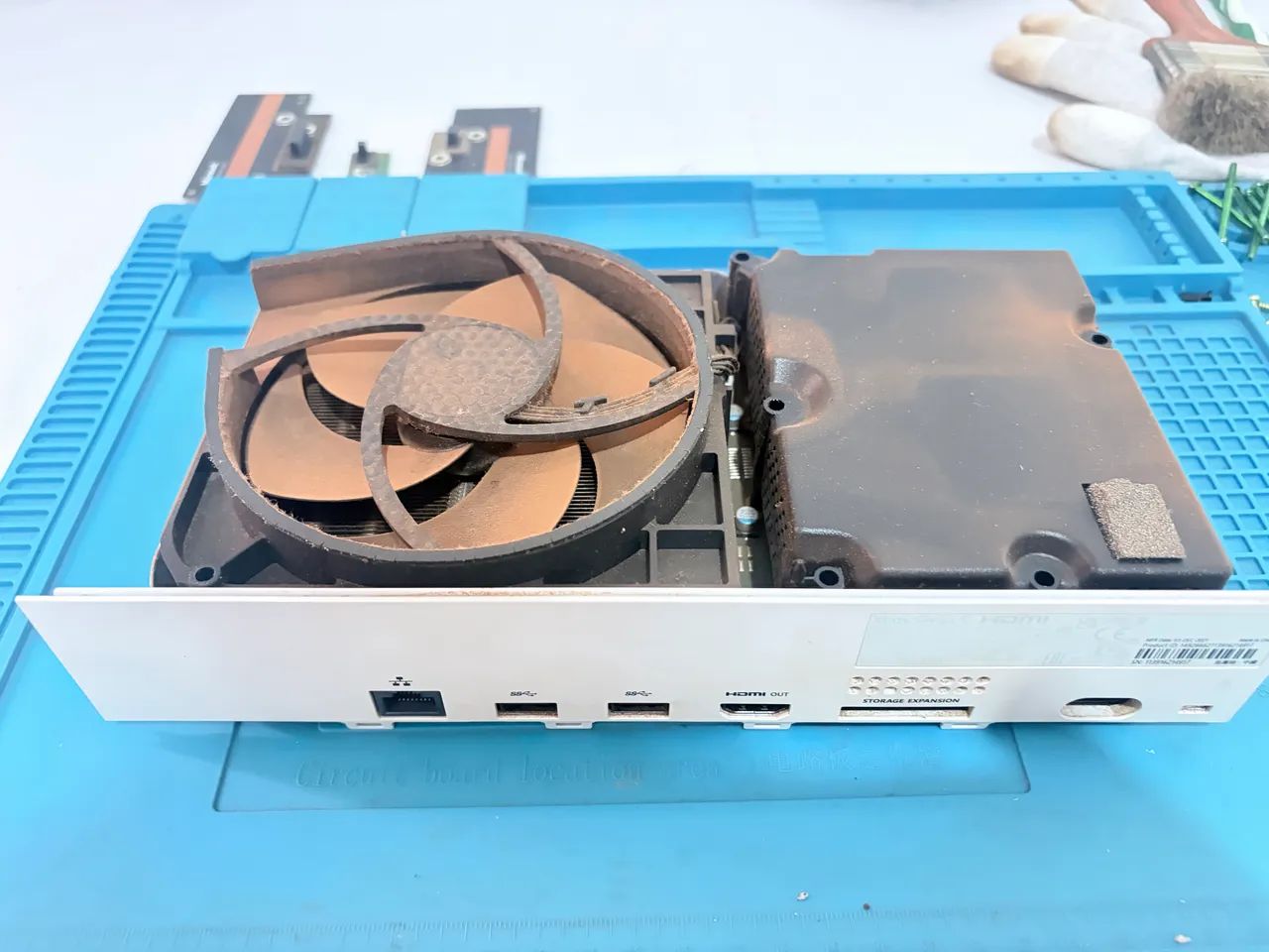 Limpeza interna e teoca da pasta termica de videogames  - Foto 3
