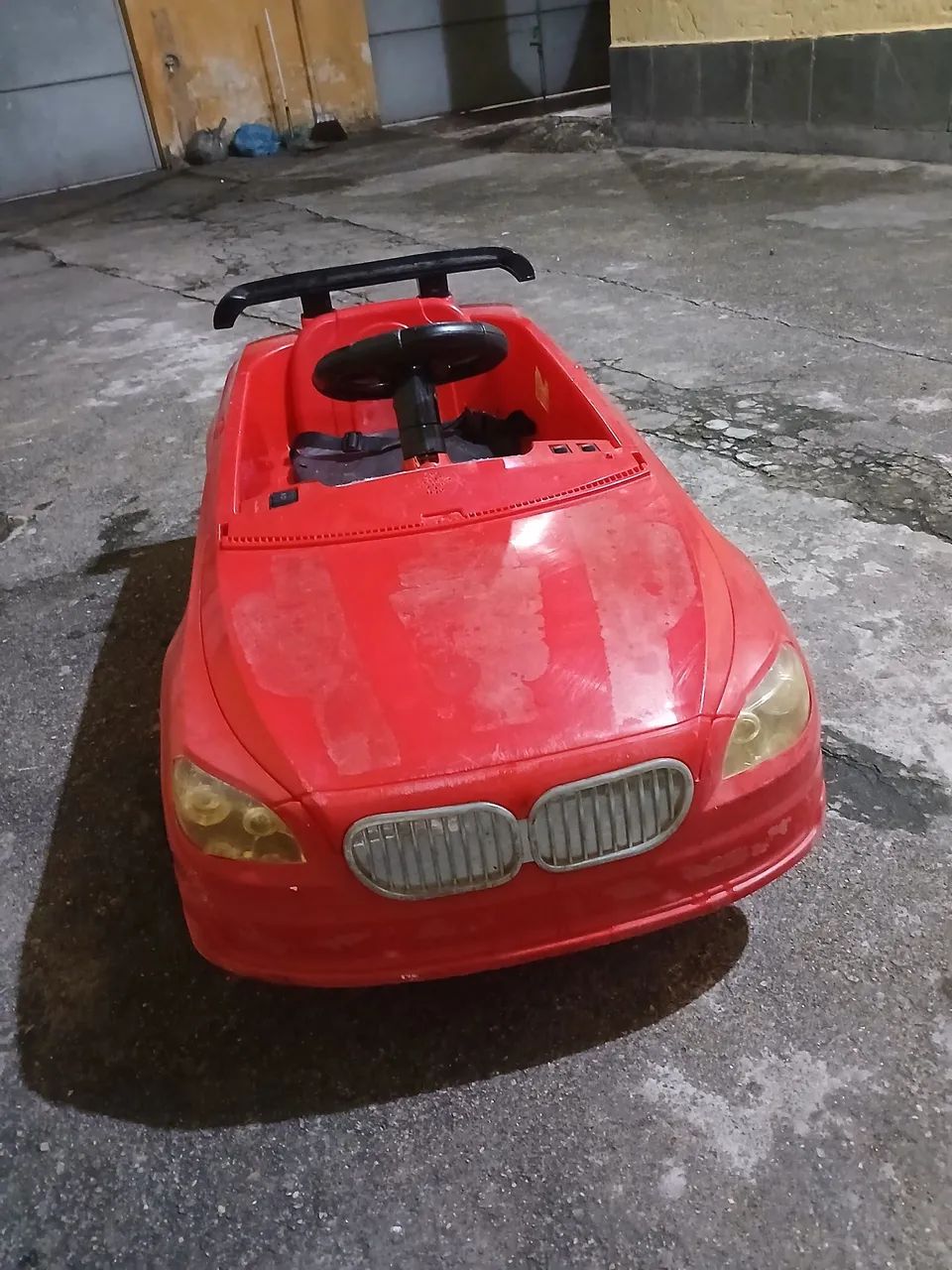 Carro elétrico com defeito