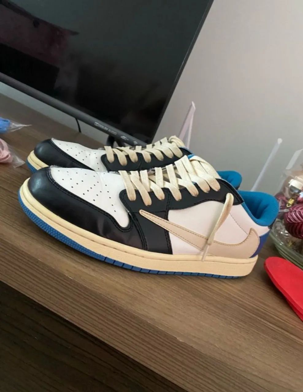 Jordan 1 low travis X fragment