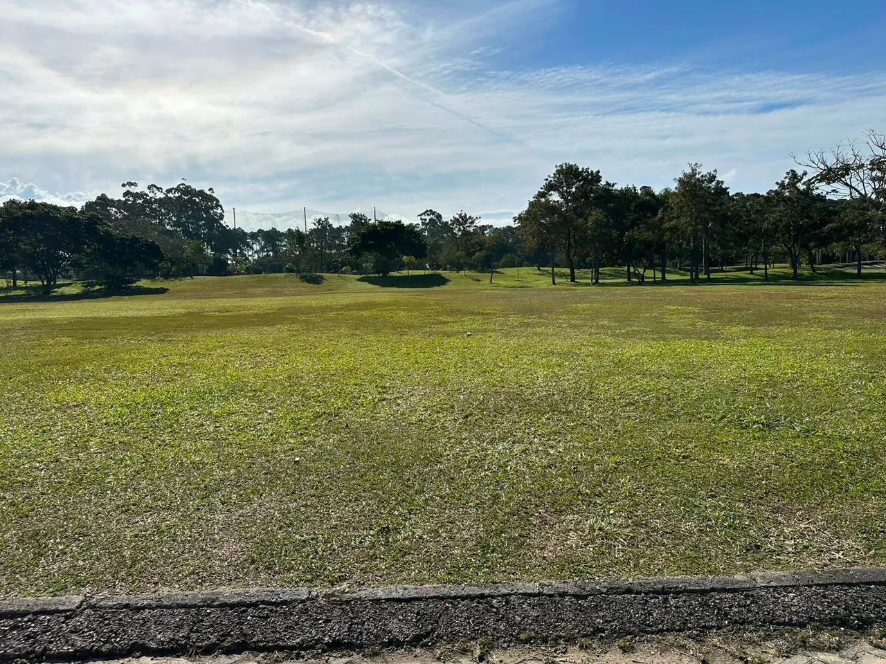 Lindo terreno no costão golf 