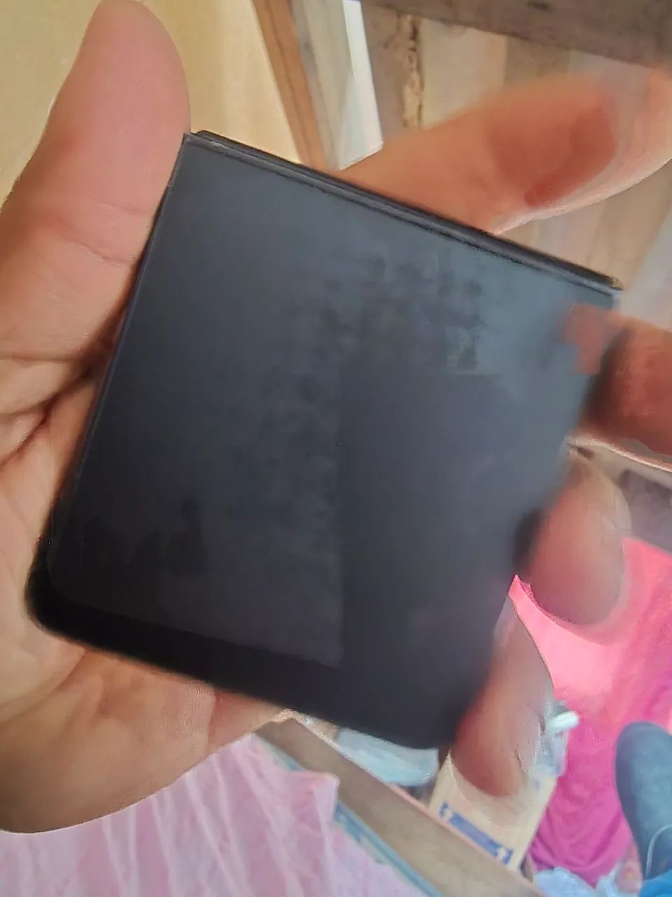 Z flip 7com defeito  - Foto 4