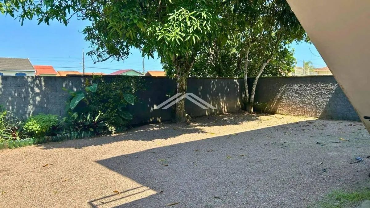 Prédio com 2 salas comerciais e mais 3 apartamentos à Venda, localizado no centro comercia - Foto 4