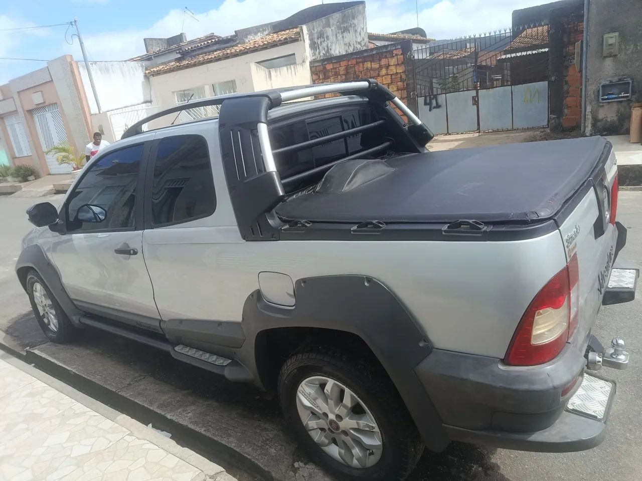 Fiat Strada Adventure1.8/ 1.8 Locker Flex CD 2013 - Foto 4