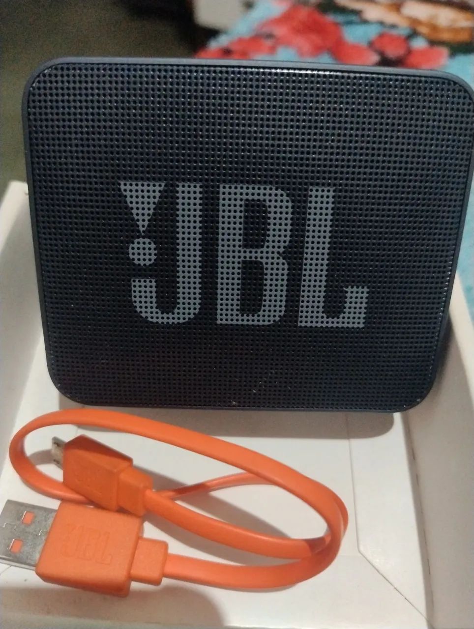 Uma caixinha JBL