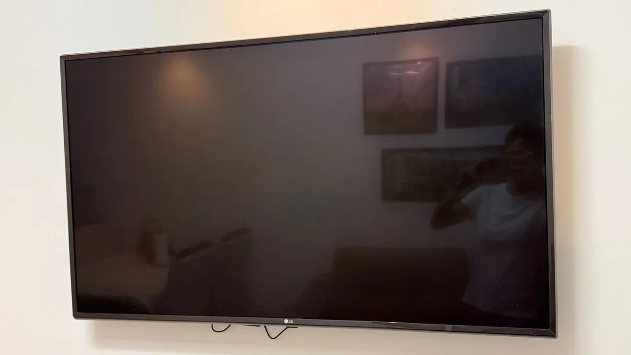 TV LG 49 polegadas - Led com DEFEITO 