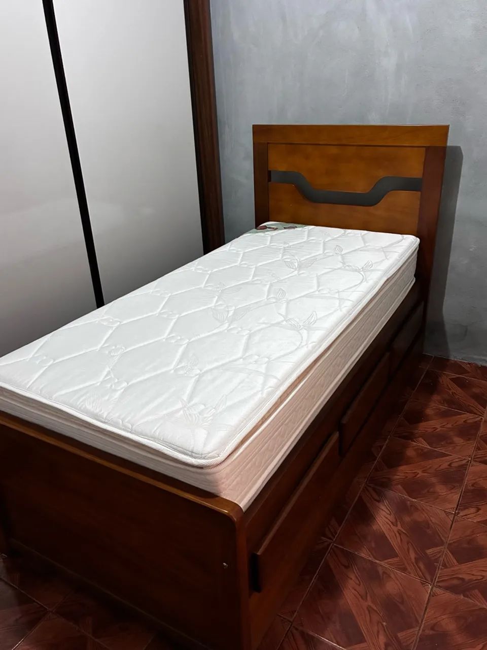CAMA SOLTEIRO - BEM CONSERVADA! sem colchão  - Foto 3