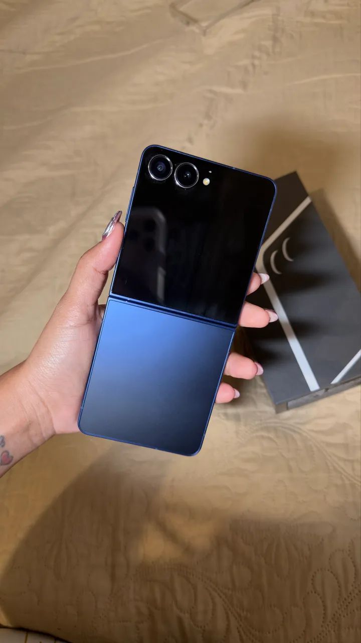     Samsung Z Flip7 Azul 512GB 
