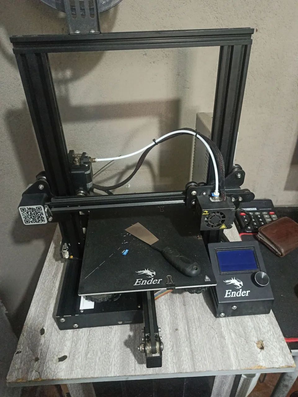 Vendo impressora 3d Impressora Ender 3 + 2 Rolos de Filamento<br>. Muito bem cuidada  - Foto 2