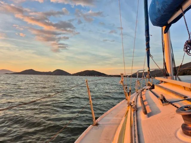 Veleiro Fast 230 + bote de apoio - Foto 2