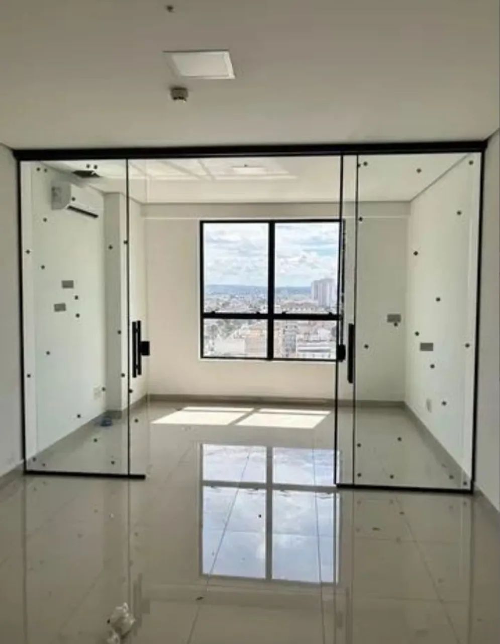 PORTA EM VIDRO TEMPERADO  - Foto 6