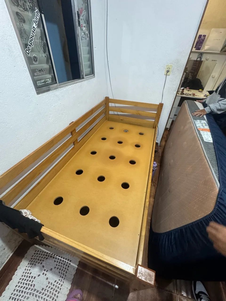 Vende - cama de solteiro madeira maciça  - Foto 2