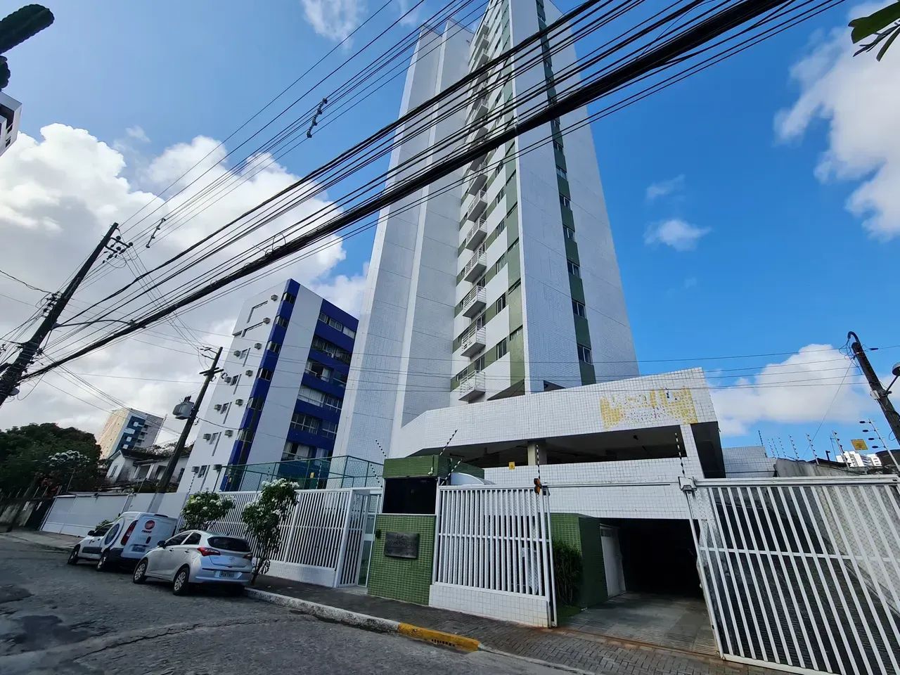 Vendo apartamento com 86m2, 3 quartos, suíte e 2 vagas no Prado - Recife - PE