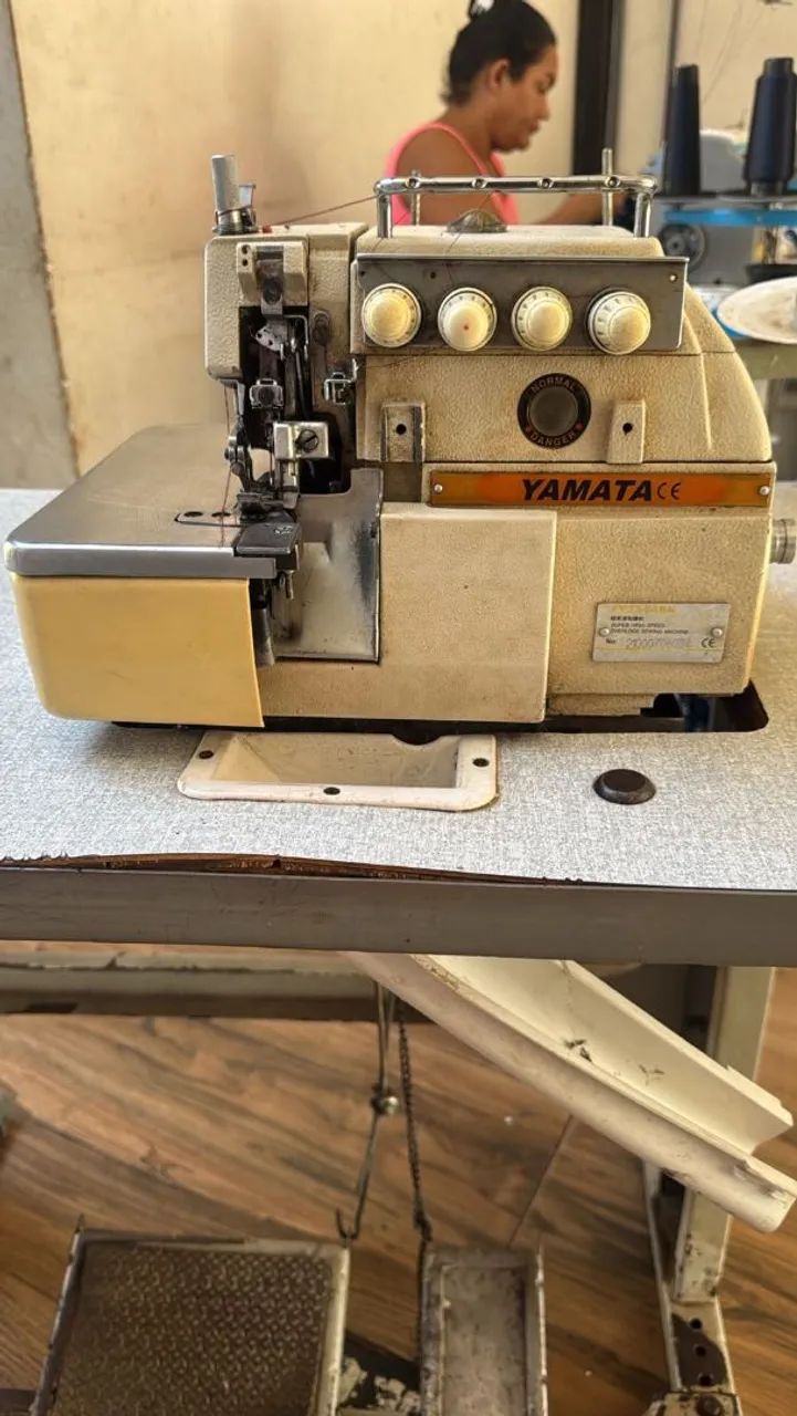 Máquina overloque ponto cadeia 