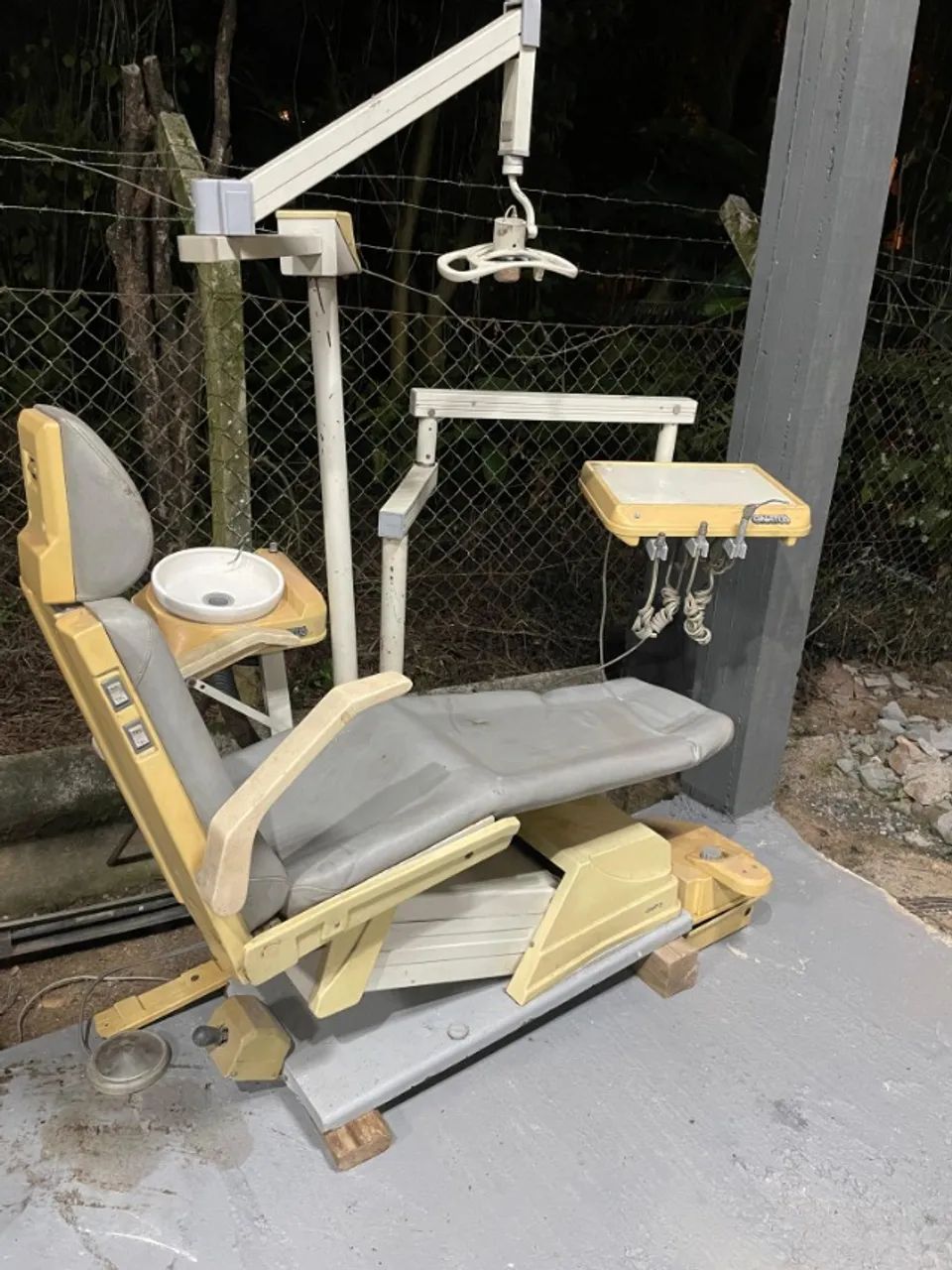 CADEIRA DE DENTISTA USADA