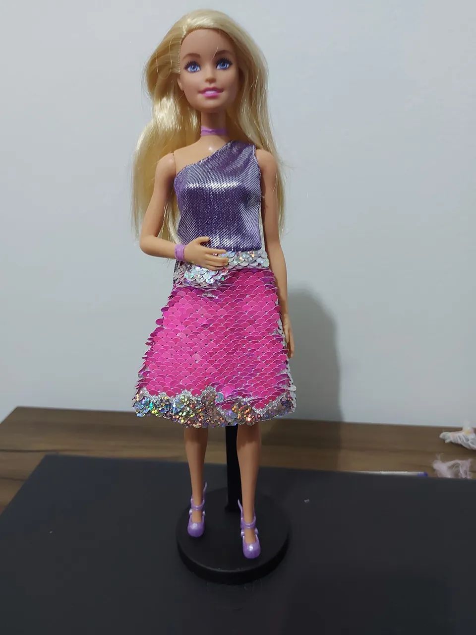 Barbie com vestido de gliter  - Foto 2
