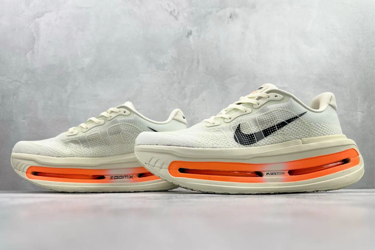 Tênis Nike Vomero Premium 41 - Foto 4