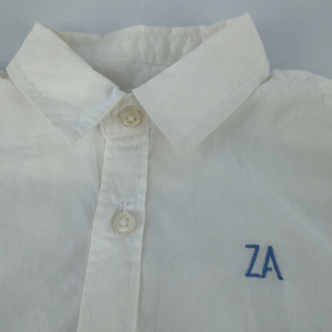 Camisa infantil Zara menino 2 anos branca manga longa  - Foto 2