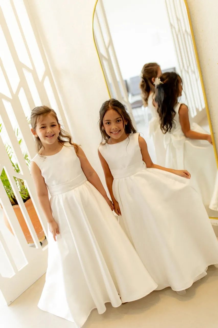 Vestido de Noiva e Daminhas  - Foto 2