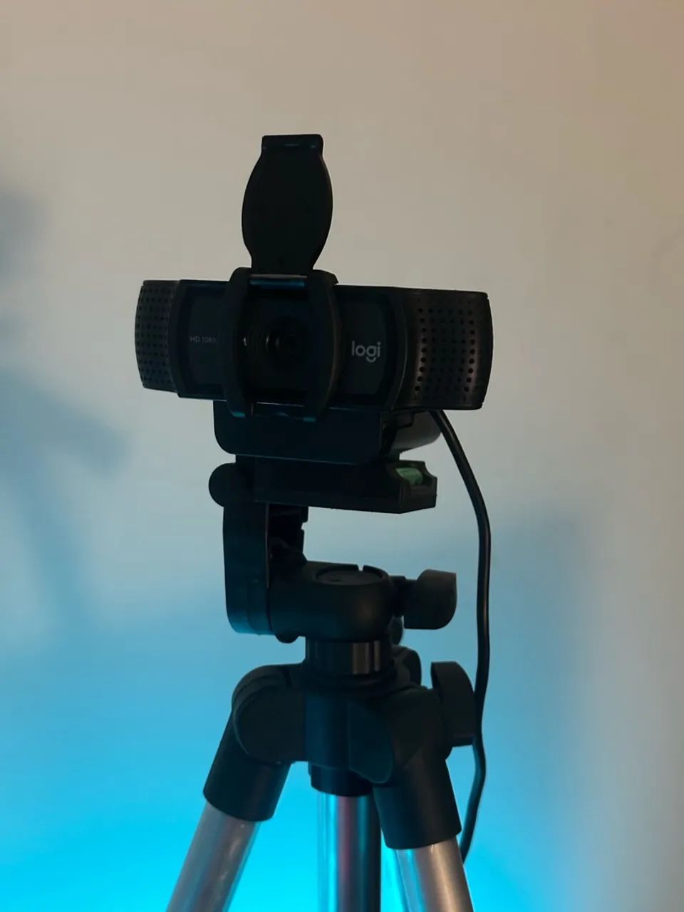 Câmera logitech c920s 