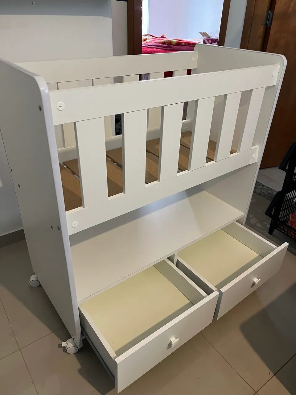 Mini berço com gavetas (semi novo)