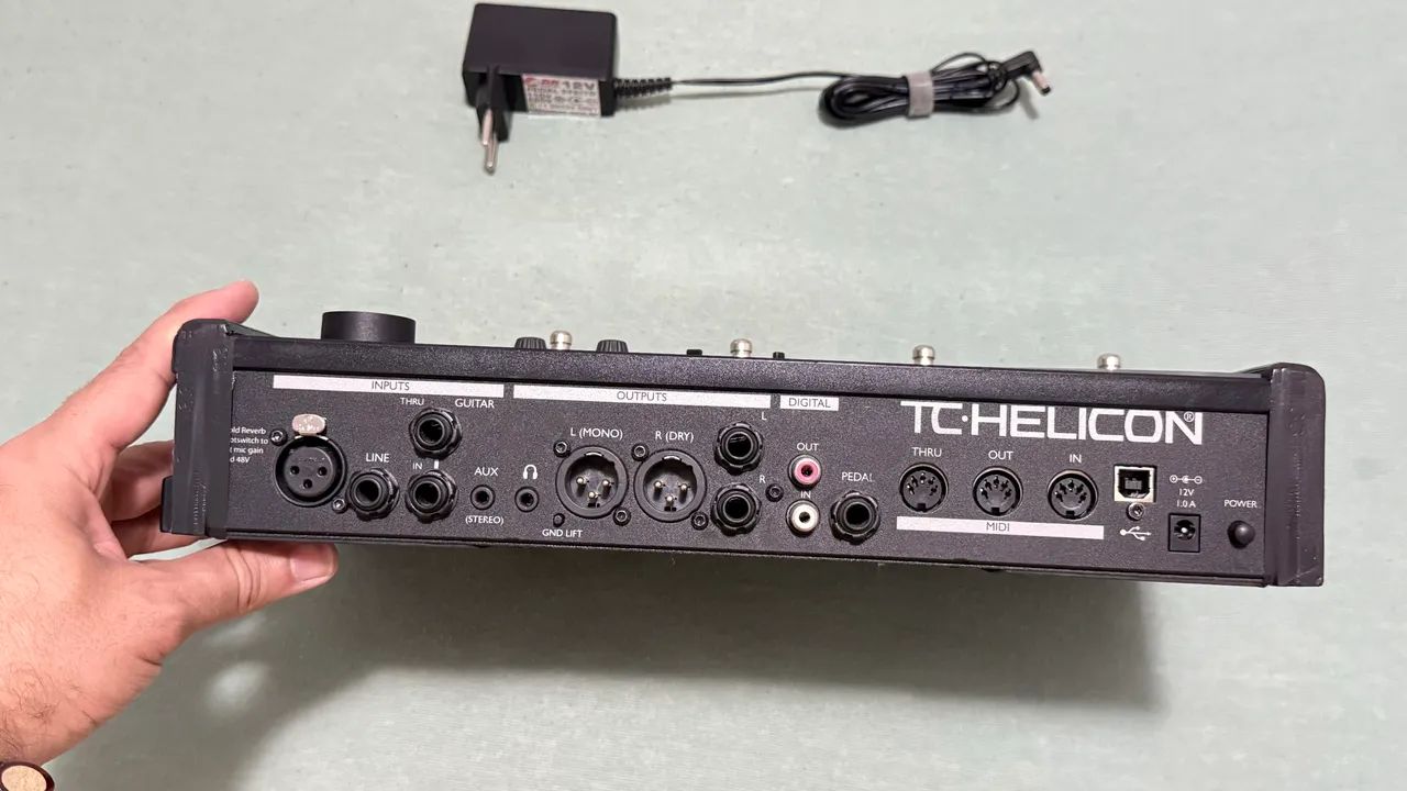 【ジャンク】TC-HELICON VOICELIVE2 Voicelive 2 Tc Helicon - Equipamentos e Acessórios de Som - Nazaré