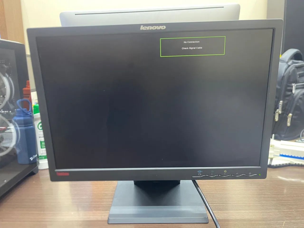 Monitor Lenovo ThinkVision L194WD 19? Widescreen - Foto 2