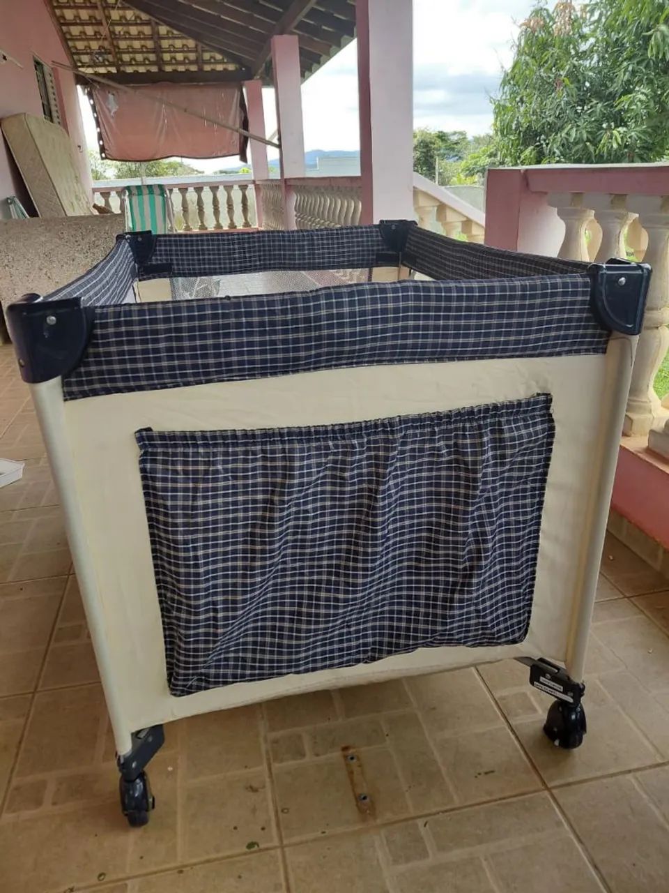 Berço e cercadinho  marca kiddo semi novo