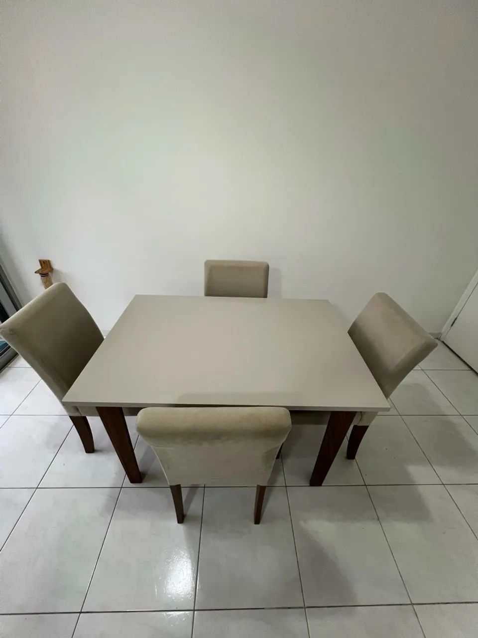 Mesa de jantar com 4 cadeiras - Foto 2