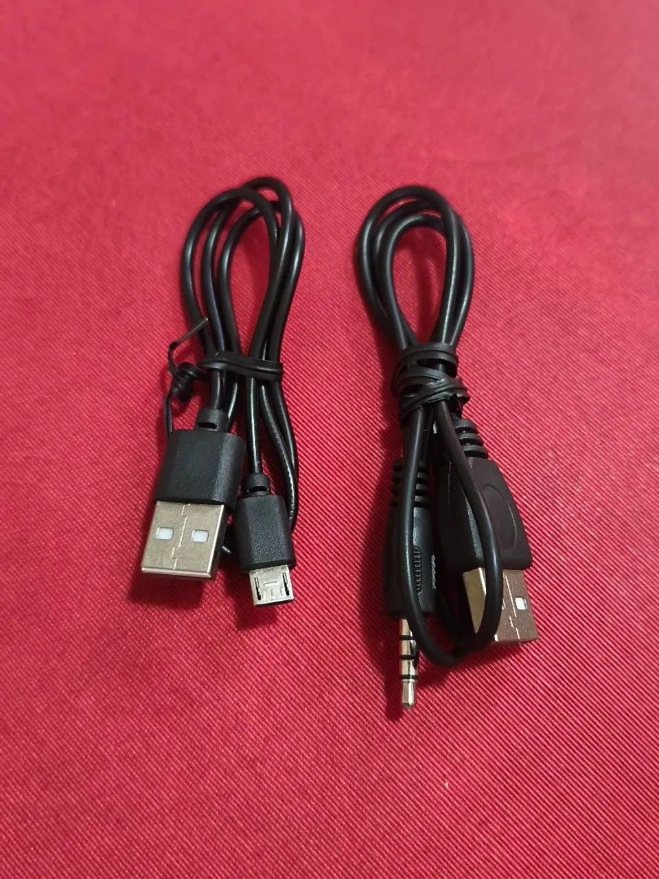 Kit 2 Cabos USB: x Micro USB (V8) + USB x P2