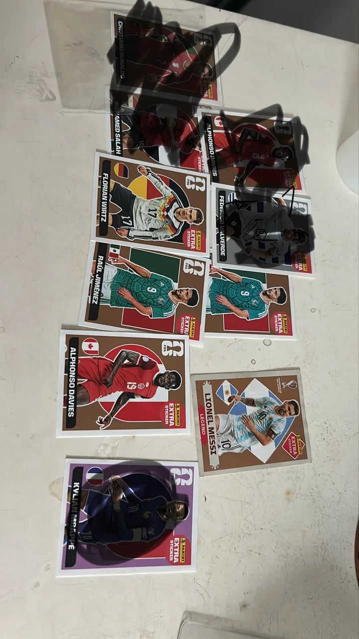Figurinhas legend, entre bronze e bordo  - Foto 2