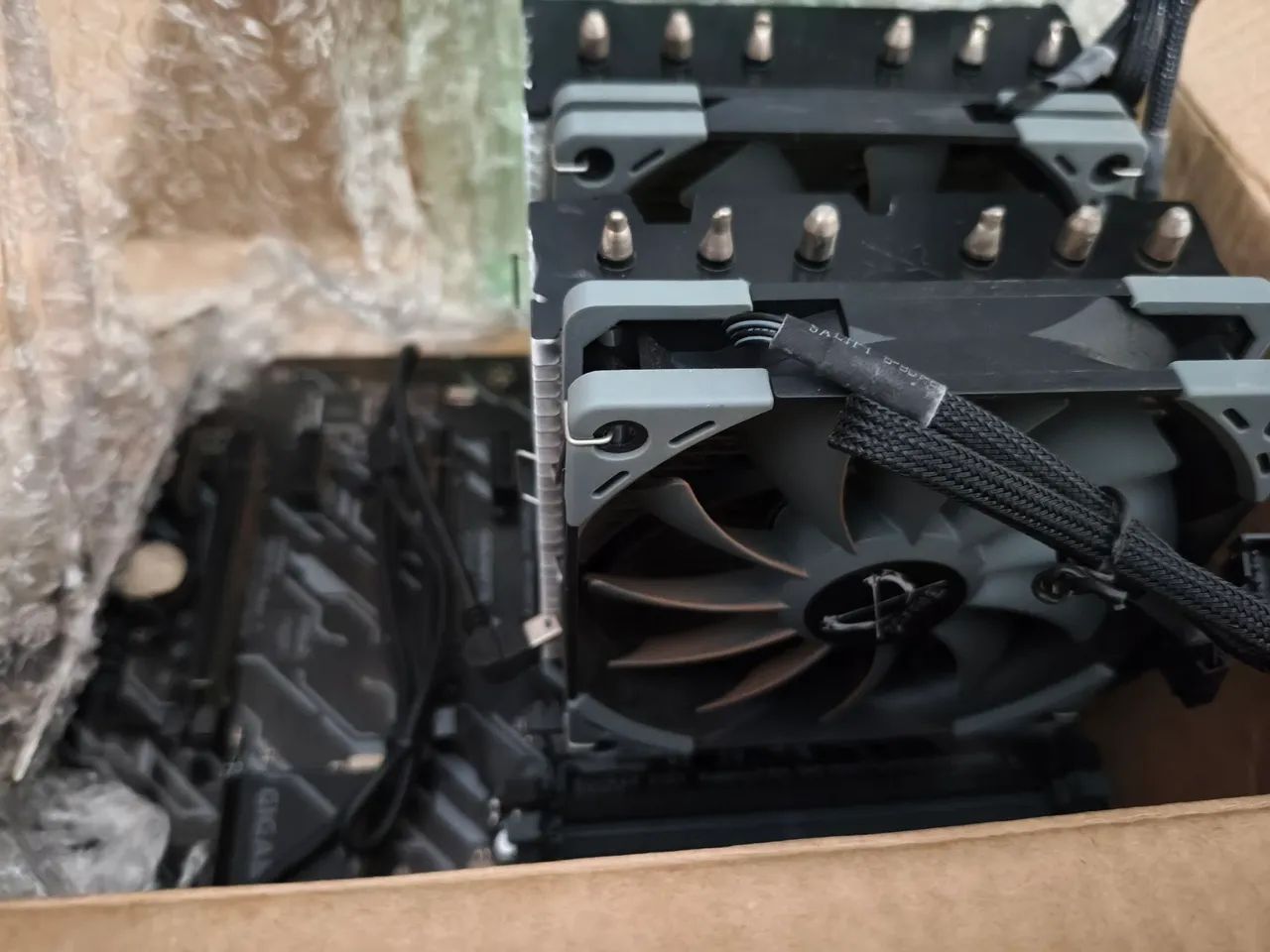 Kit upgrade PC - Intel i7 8700, placa-mãe e air cooler premium
