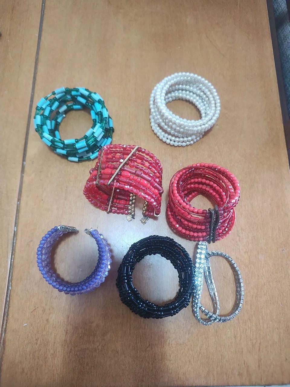 Bijouterias braceletes de várias cores, 12 reais cada. - Foto 2