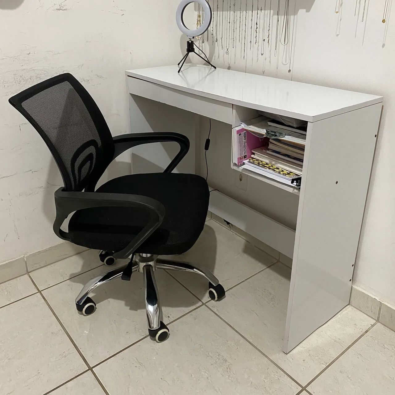Cadeira de Escritório com Mesa de Estudos