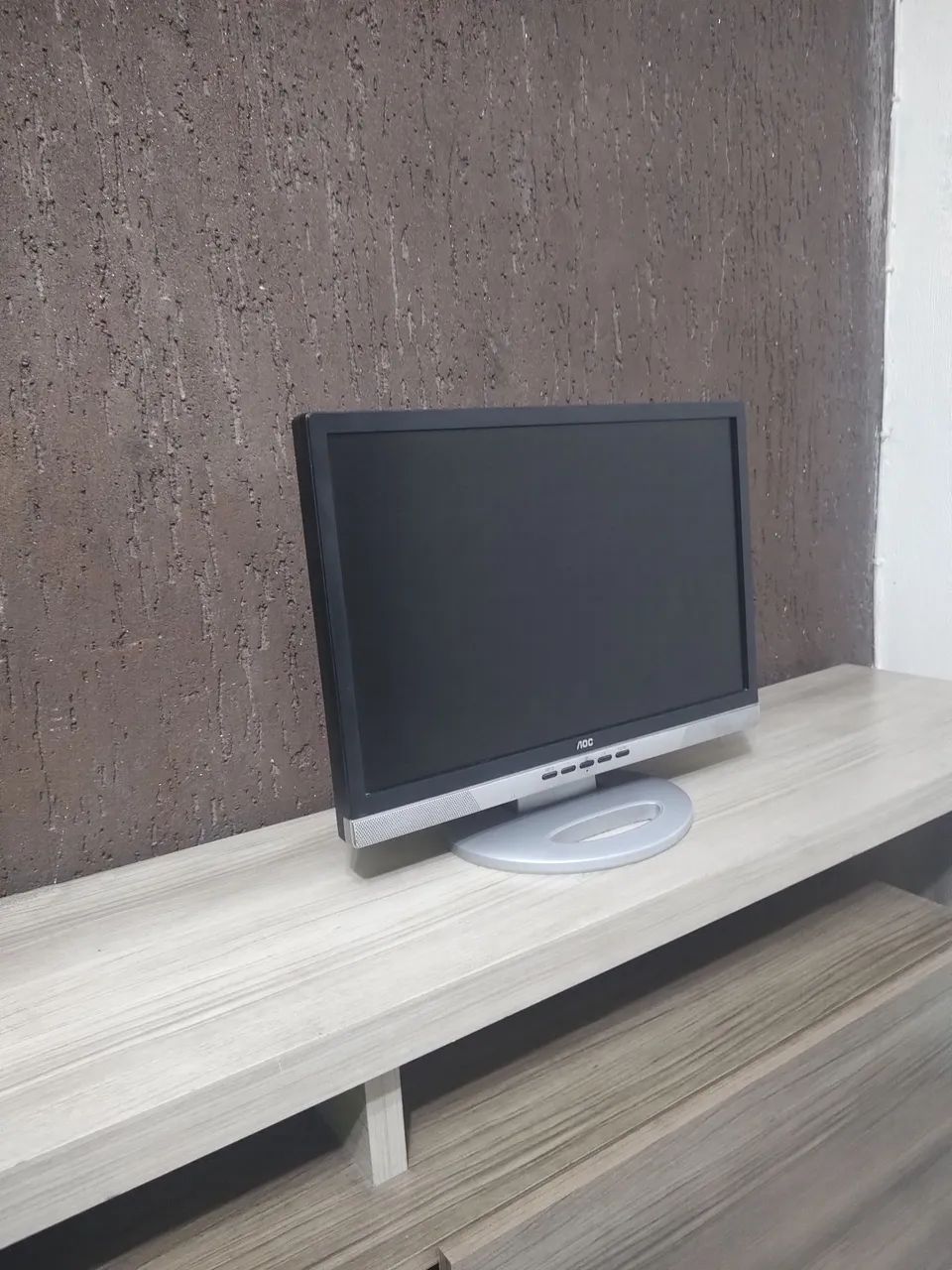 Monitor com DVI E GVA e com entrada e saída de Som 19 Polegadas Modelo AOC 19 Polegadas  - Foto 4