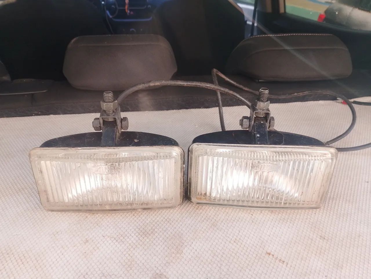 Farol de milha retangular 12 volts - Foto 2