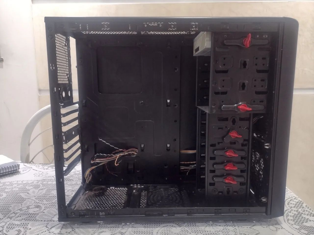Gabinete Thermaltake V4 Black Edition - Foto 3