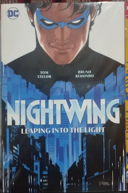 Nightwing Vol. 1: Leaping Into the Light