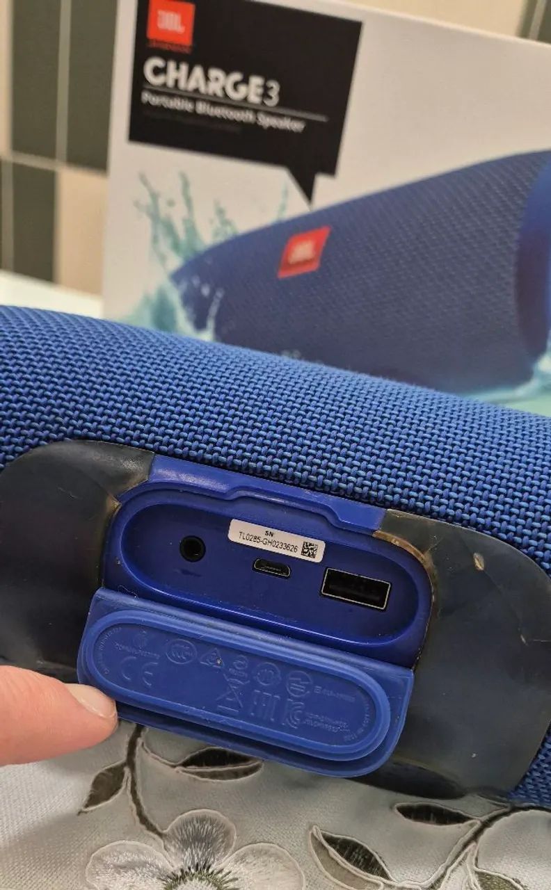 Jbl charge 3 original, com caixa, carregador e cabo - Foto 3